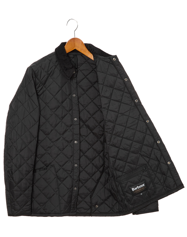 바버 남성 블랙 Heritage Liddesdale 퀼팅 자켓 착용컷