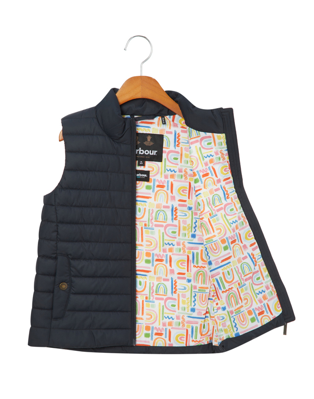 바버 [Barbour Kids] 키즈 네이비 Girls Glasney 베스트 착용컷