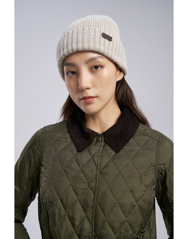 바버 여성 올리브 Annandale 퀼팅 자켓 진한 연두 착용컷
