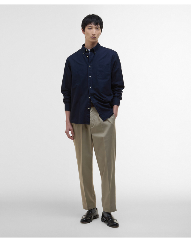 바버 남성 네이비 Dunand OS Fit 옥스포드 셔츠 착용컷