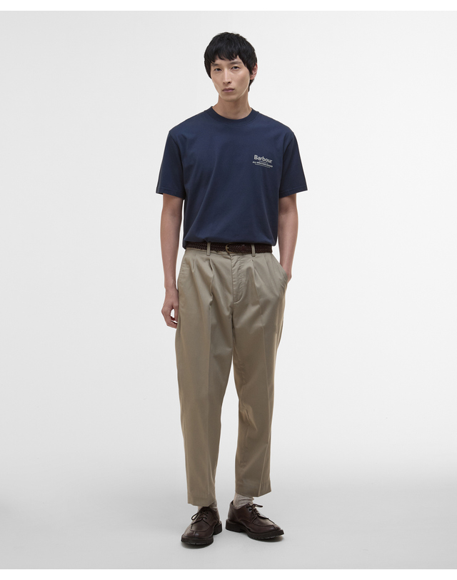 바버 남여공용 네이비 Outdoors Graphic OS Fit 티셔츠 착용컷