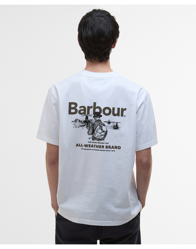바버 남여공용 화이트 Outdoors Graphic OS Fit 티셔츠 흰색 착용컷