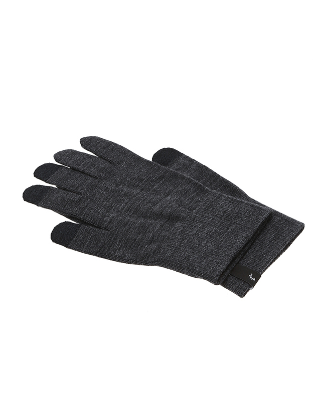 티톤 브로스 Axio Glove 밝은 그레이 착용컷