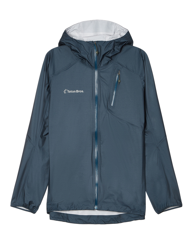 티톤 브로스 Feather Rain Full Zip Jacket / 바람막이 밝은 네이비 착용컷
