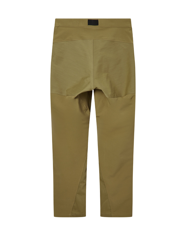 티톤 브로스 Glacier Pant 진한 베이지 착용컷