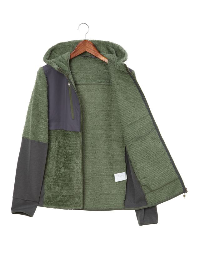 티톤 브로스 OCTA Highloft Tec Hoody 밝은 초록 착용컷