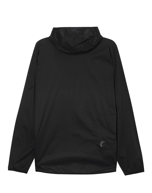 티톤 브로스 Wind River Hoody 블랙 착용컷