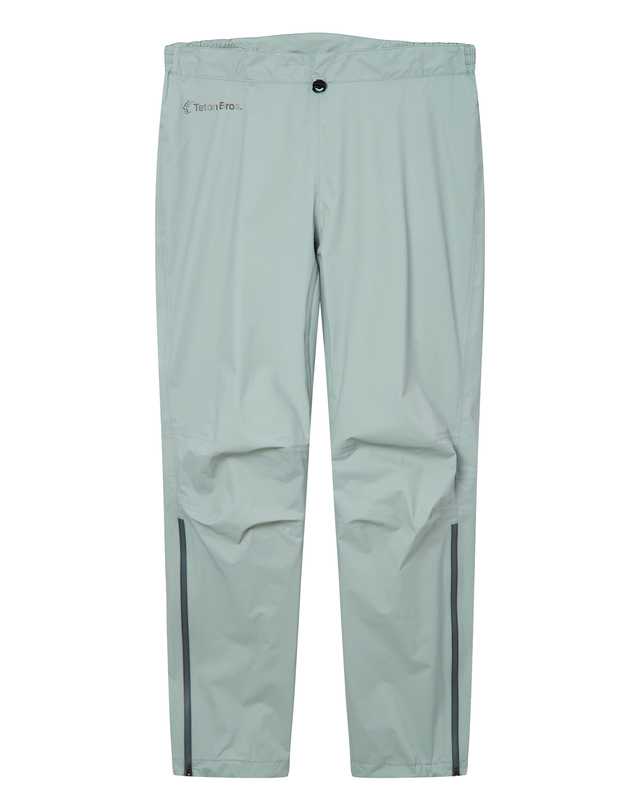 티톤 브로스 Feather Rain Pant 밝은 그레이 착용컷