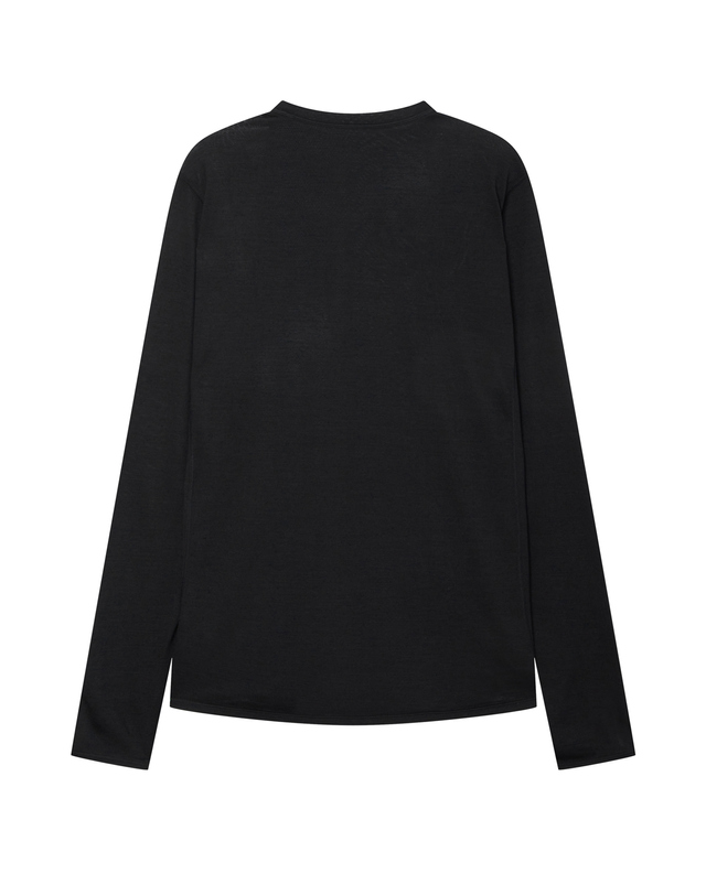 티톤 브로스 Axio 3D L/S 블랙 착용컷