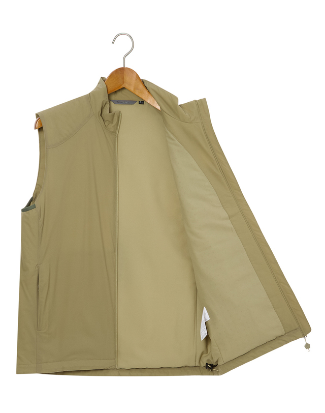 티톤 브로스 Wapiti Vest 베이지 착용컷