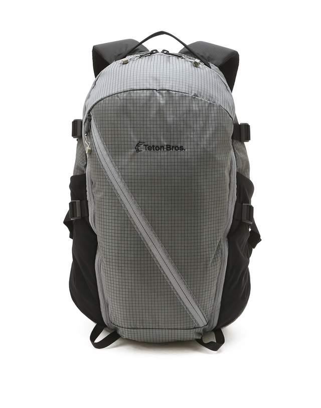 티톤 브로스 Rugged Beauty 18L 그레이 착용컷
