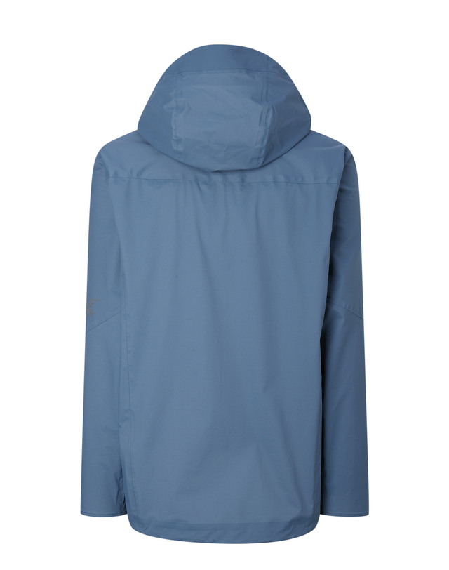 티톤 브로스 FEATHER RAIN JACKET 밝은 블루 착용컷