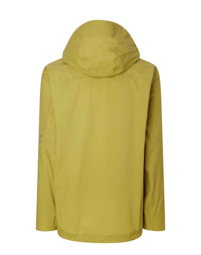 티톤 브로스 FEATHER RAIN JACKET 밝은 노랑 착용컷