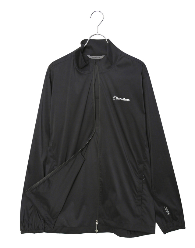 티톤 브로스 Alive Windshell Jacket 블랙 착용컷