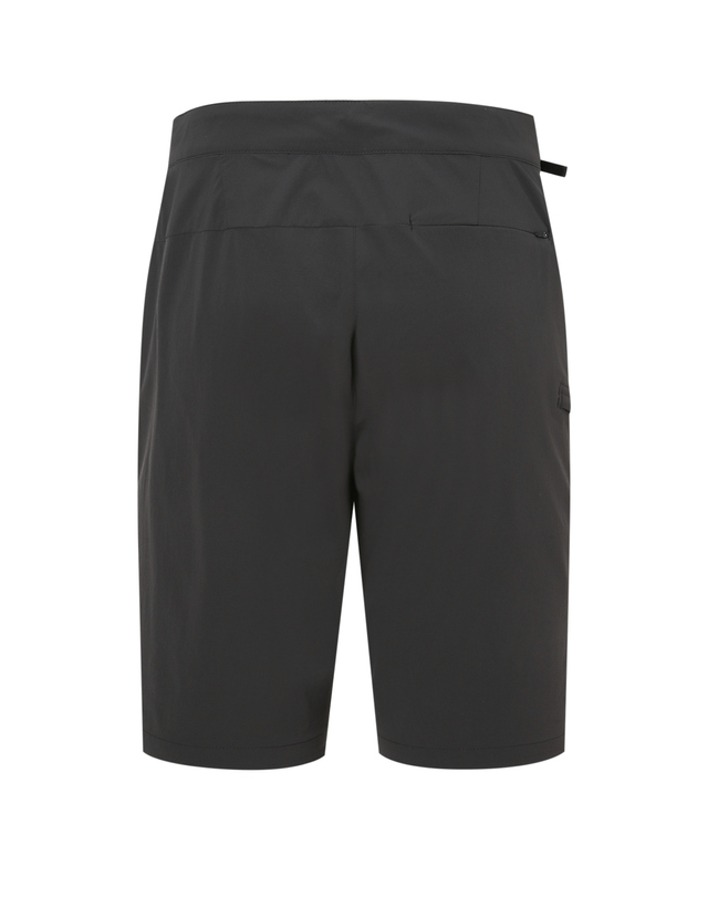 티톤 브로스 WS Dry Action Mid Pant 블랙 착용컷