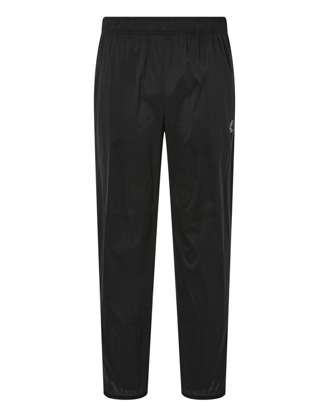 티톤 브로스 Alive Windshell Jogger Relax 블랙 착용컷