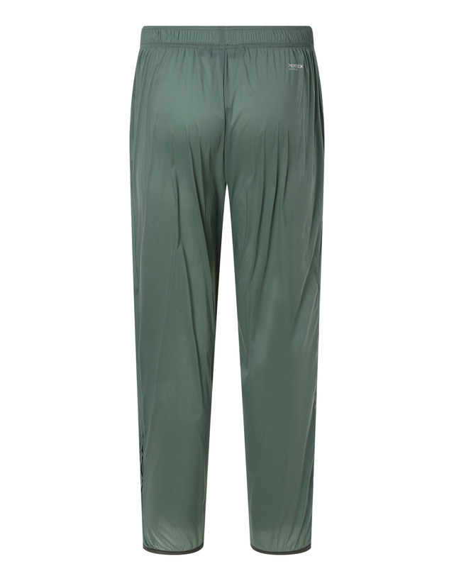 티톤 브로스 Alive Windshell Jogger Relax 밝은 초록 착용컷