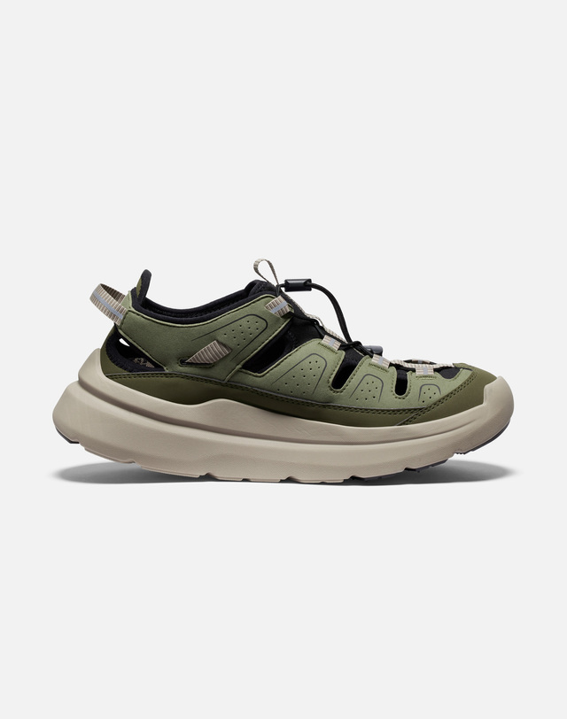 킨 [WK450 SANDAL] 밝은 카키 남성 워킹화 착용컷