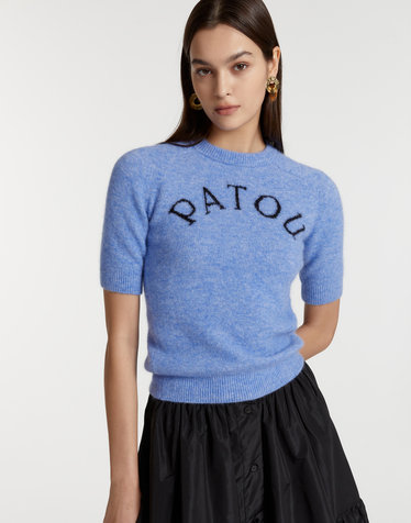 빠투 · [셀럽착용][PATOU] 블루 로고프린트 알파카혼방 반팔니트 · [23FW] · 스토어 상품 이미지