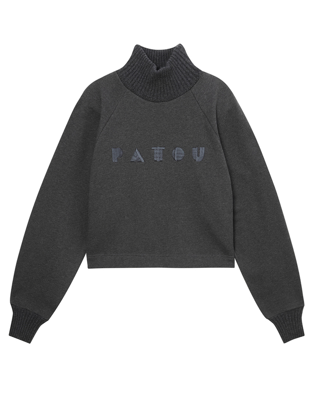 빠투 [PATOU] 그레이 로고자수 면 긴팔티셔츠 진한 그레이 착용컷