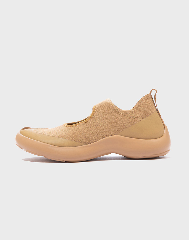 타비 [TABI] 베이지 남녀공용 SANDAL 샌들 스니커즈 밝은 브라운 착용컷