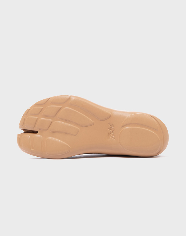 타비 [TABI] 베이지 남녀공용 SANDAL 샌들 스니커즈 밝은 브라운 착용컷