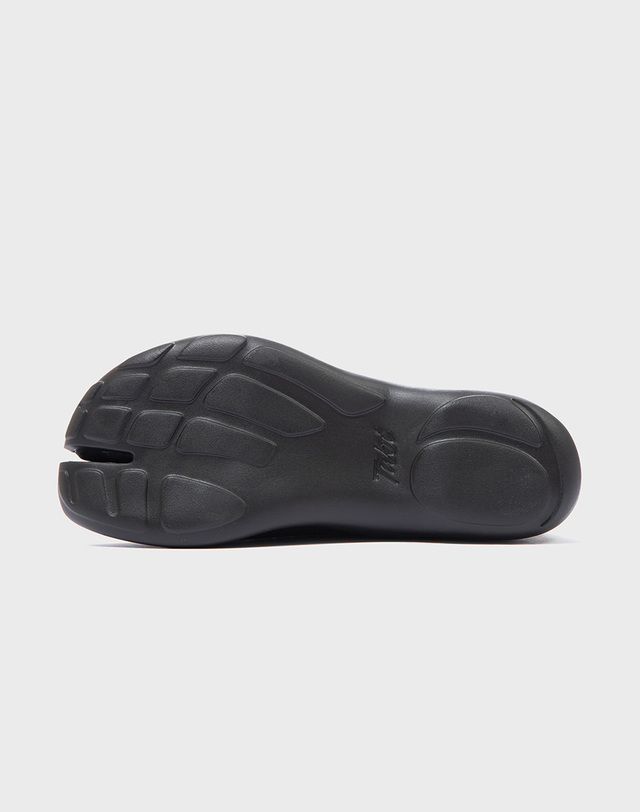 타비 [TABI] 블랙 남녀공용 SHOE 슬립온 착용컷