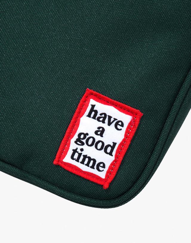 해브어굿타임 해브 어 굿 타임 FRAME SHOULDER BAG DARK GREEN / 숄더백 가방 진한 초록 착용컷