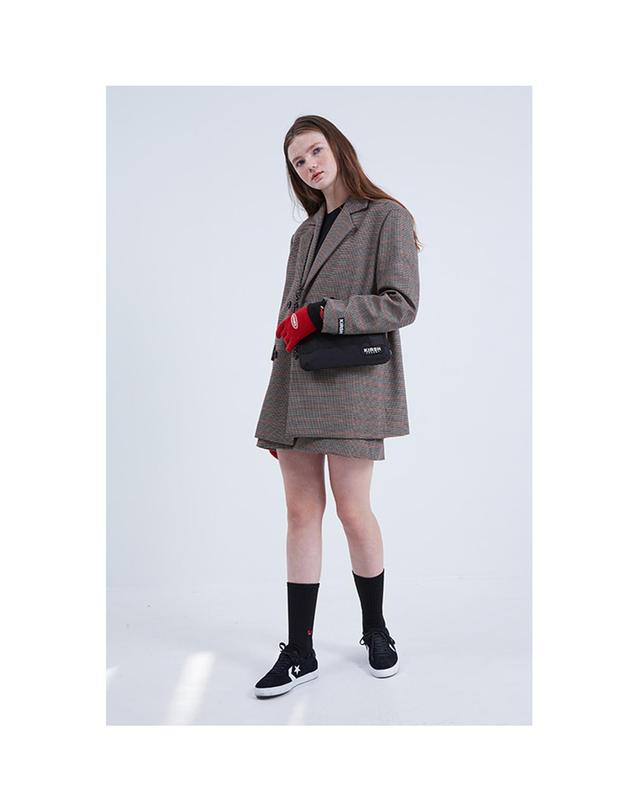키르시 [즉시배송] POCKET SACOCHE HS [BLACK] / 포켓 사코슈 HS 블랙 착용컷