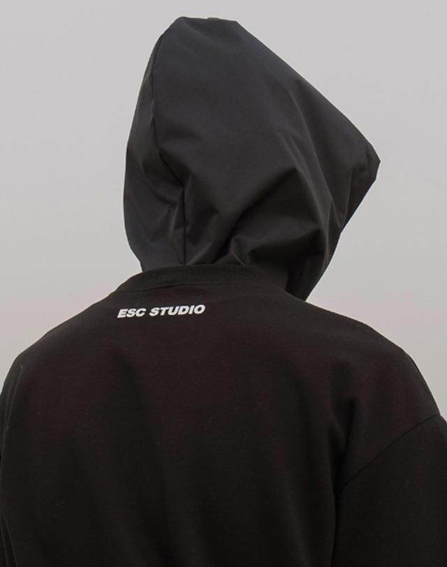 이에스씨 스튜디오 ESC STUDIO Hooded Short Sleeve(Black)탈부착 블랙 착용컷