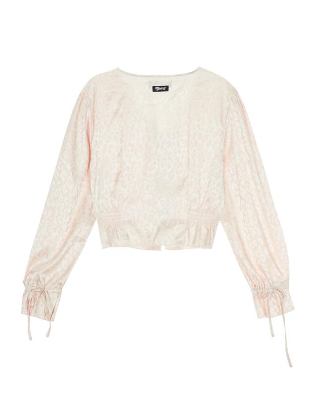 엠오엠씨키츠 펄 브이넥 블라우스 아이보리 (PURL V NECK BLOUSE IVORY) 착용컷