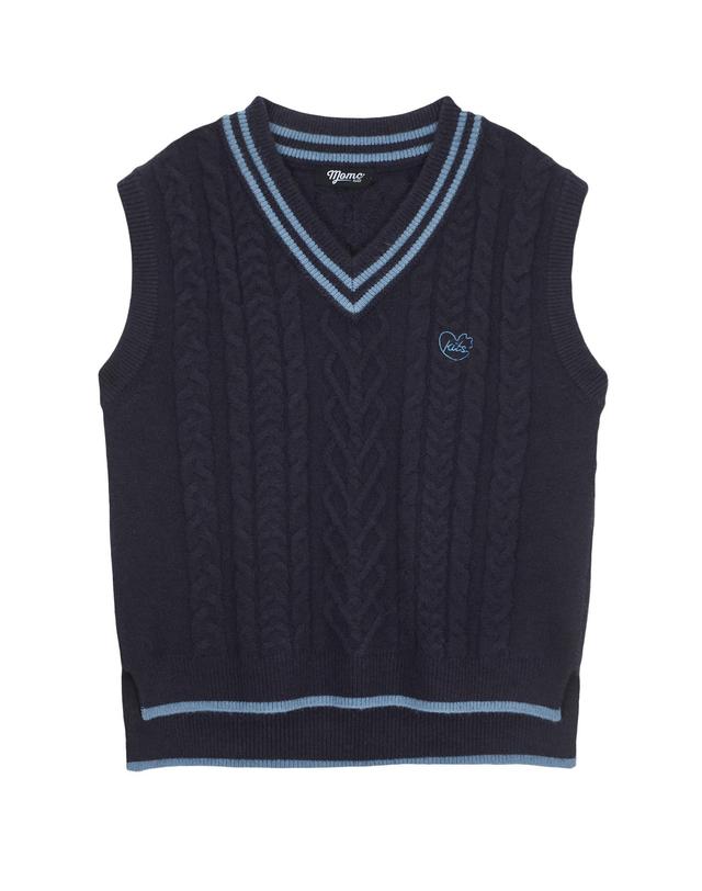 엠오엠씨키츠 하트 로고 트위스트 베스트 네이비 (HEART LOGO TWIST VEST NAVY) 착용컷