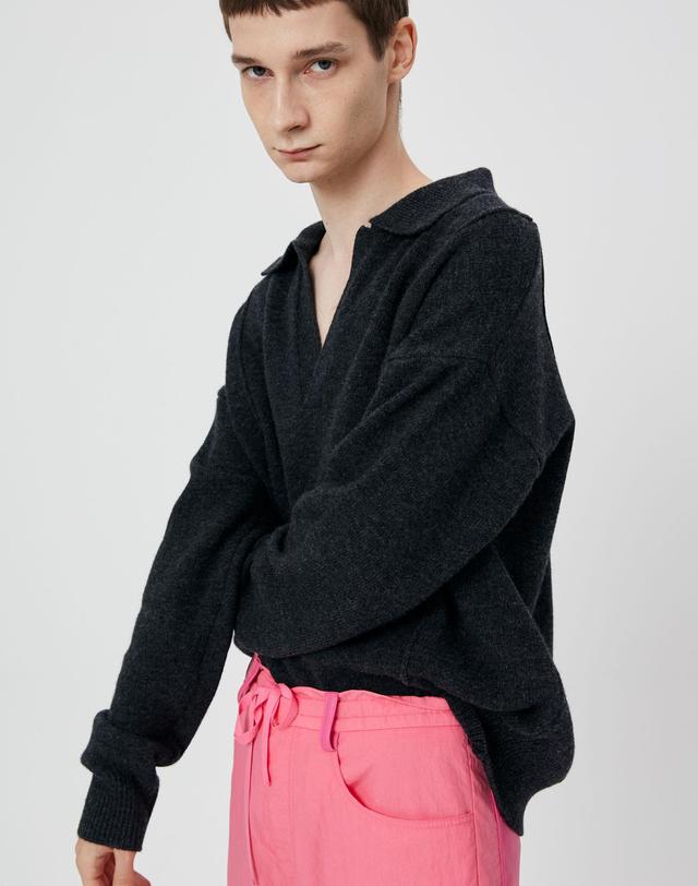 문선 UNISEX Pin Tuck Collar Knit/Charcoal 차콜 그레이 착용컷