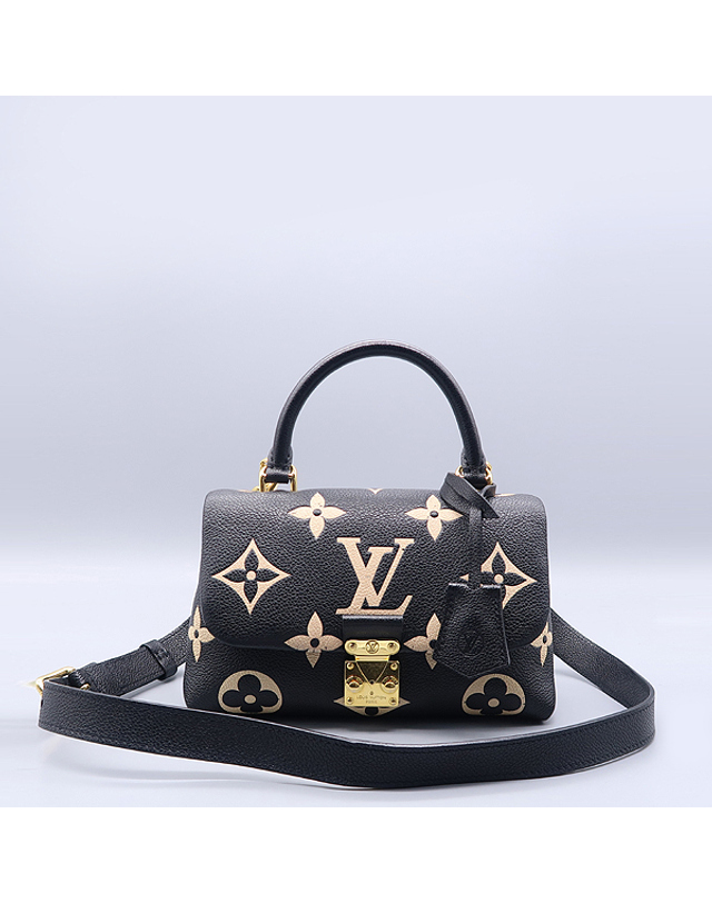 루이비통 [중고명품] [중고]고이비토 루이비통 M45978 블랙 모노그램 앙프렝뜨 레더 마들렌 BB 토트백 + 스트랩 2WAY K45500LV 착용컷
