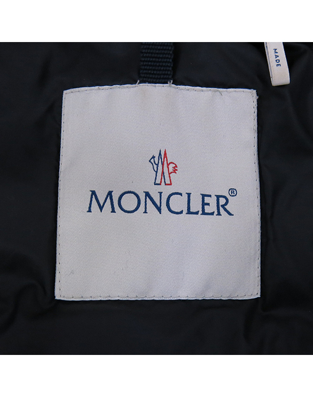 몽클레어 [중고명품] [중고]스미스마켓 몽클레어 VANNE 블랙 컬러 구스 경량 여성용 패딩 자켓 K0486MONC 착용컷
