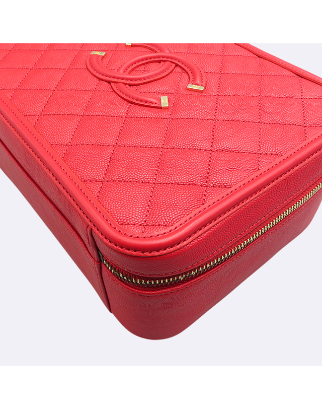 샤넬 [중고명품] [중고]고이비토 샤넬 A93344 레드 캐비어스킨 CC Filigree Vanity Case 필리그리 베니티 케이스 라지 금장 코스메틱 토트백 + 숄더스트랩 2WAY K16241CH 착용컷