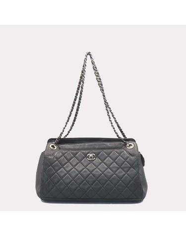 [중고]고이비토 샤넬 A94066 31 RUE CAMBON(르 깜봉) 블랙 레더 빈티지 메탈 은장 COCO 로고 장식 체인 숄더백 K13861CH