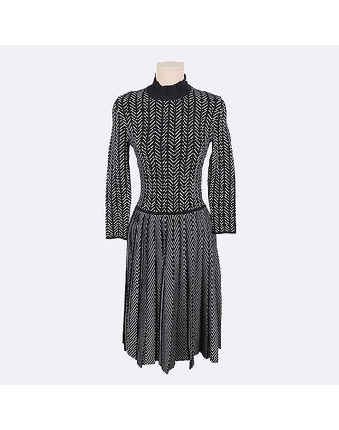 [중고]스미스마켓 아르마니 블랙 컬러 레이온 혼방 헤링본 원피스 - 40 K3776AR