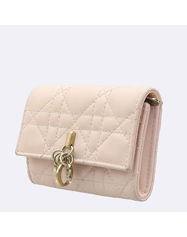 디올 [중고명품] [중고]고이비토 디올 S0966ONMJ 파우더 핑크 컬러 까나쥬 램스킨 My Dior Glycine (마이 디올 글라이신) 미니 지갑 K4793CD 착용컷