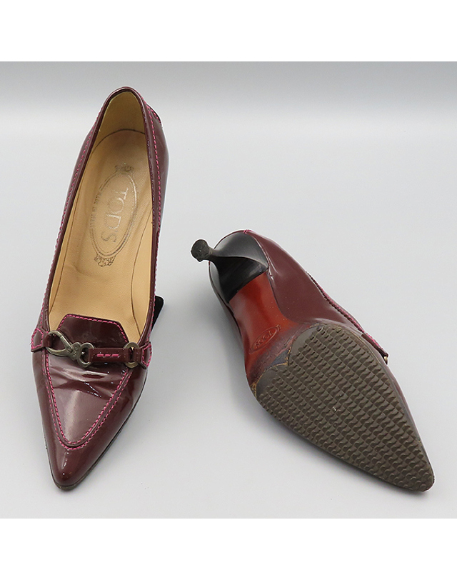 토즈 [중고명품] [중고]스미스마켓 토즈 버건디 컬러 페이던트 은장 장식 펌프스 여성용 구두 - 35½ K1577TD 착용컷