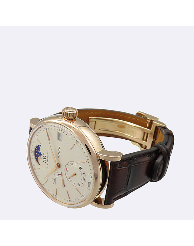 아이더블유씨 [중고명품] [중고]고이비토 IWC IW516409 18K 금통 포르토피노 핸드 와인드 문 페이즈 수동 가죽밴드 남성용 시계 K0251IWC 착용컷