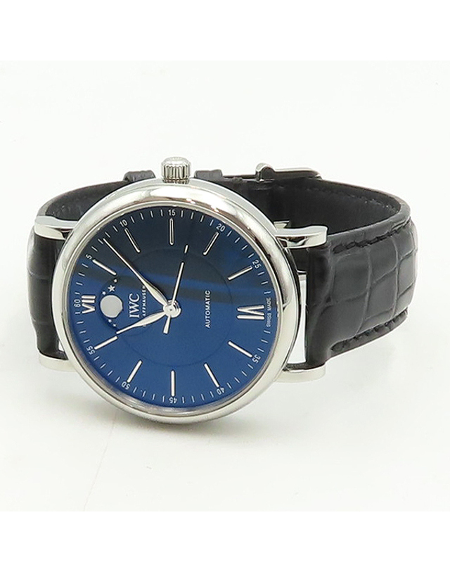 아이더블유씨 [중고명품] [중고]고이비토 IWC IWC(아이더블유씨) IW459402 PORTOFINO 포르토피노 오토매틱 문페이즈 엘리게이터 레더 스트랩 남성용 시계 K0174IWC 착용컷