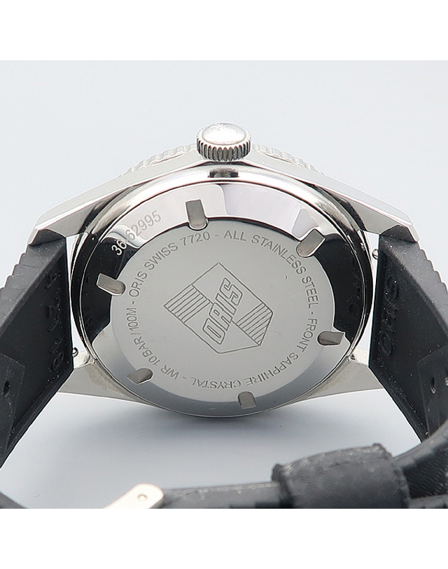 오리스 [중고명품] [중고]고이비토 오리스 7720 다이버스 식스티 파이브 42MM 실버 다이얼 오토매틱 러버밴드 남성용 시계 K0200OR 착용컷