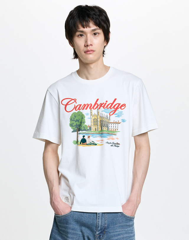 캠브리지 유니버시티 [HAZZYS X CAMBRIDGE] 화이트 로고자수 면 반팔티셔츠 흰색 착용컷