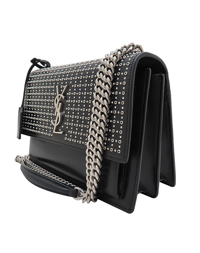 생 로랑 [중고명품] [중고]고이비토 생로랑 YSL(입생로랑) 470426 블랙 레더 은장 로고 스터드 장식 선셋 M 사이즈 체인 숄더백 K1706YSL 착용컷