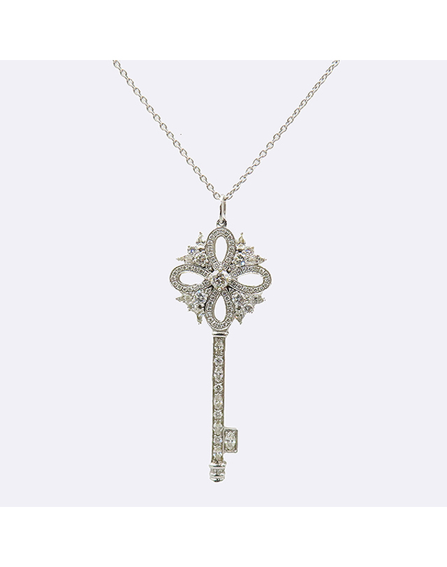 티파니 앤코 티파니앤코 [중고명품] [중고]고이비토 티파니 PT950 플래티늄 라운드 다이아 빅토리아™ L사이즈 키 펜던트 목걸이 + 24인치 체인(AU750) K3975TI 착용컷