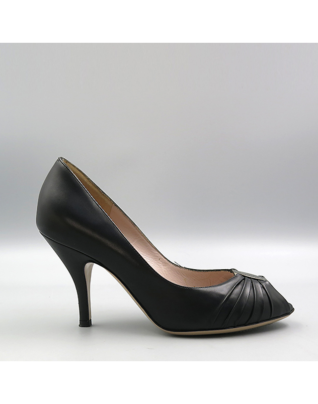 살바토레 페라가모 [중고명품] [중고]스미스마켓 페라가모 금장 바라 블랙 클래식 여성용 구두 - 220MM K7786FE 착용컷