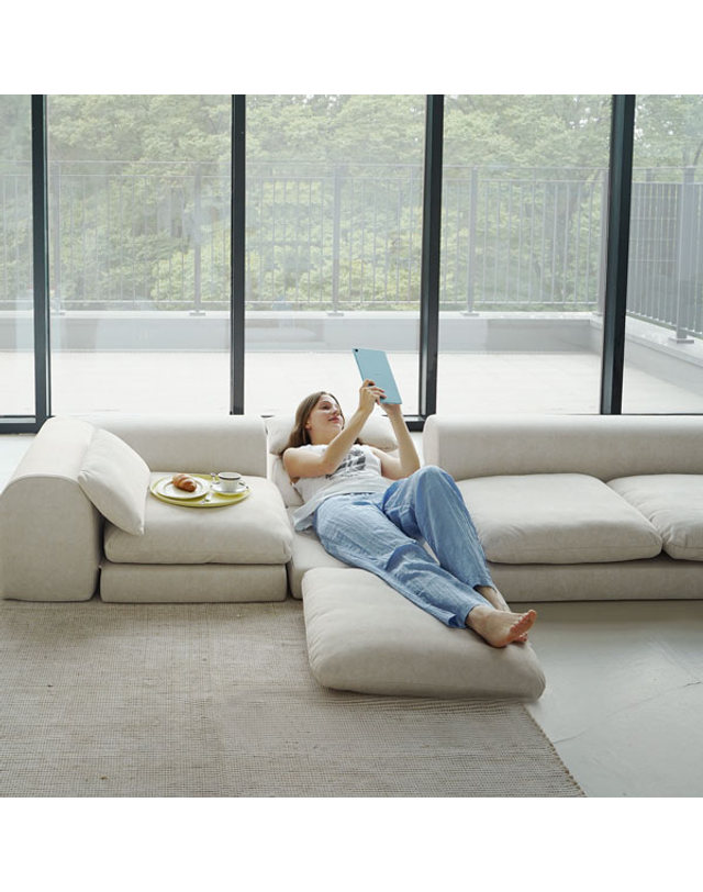 마루이 마루이 누움 와이드 조야 이지클린 모듈형 1인 좌식소파 소파베드 착용컷