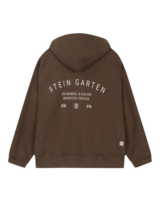 지이크 [STEIN GARTEN] 백 레터링 캥거루 포켓 후드 스웻 셔츠 (PJIBH8918) 착용컷