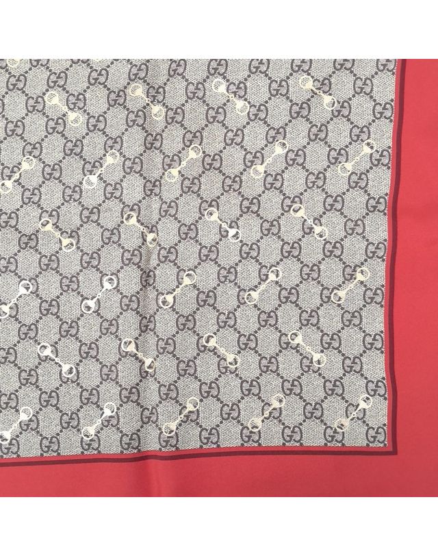 구찌 [중고명품] [구구스]중고명품 구찌 실크 스카프 (NO 10515177) 멀티컬러 착용컷
